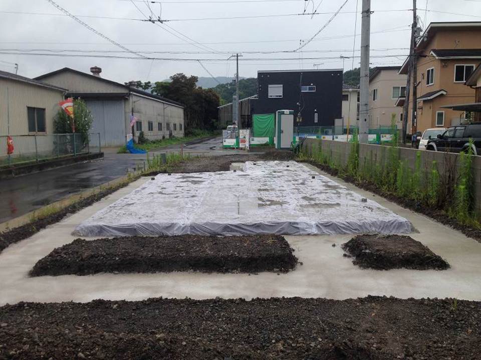 基礎工事が始まりました